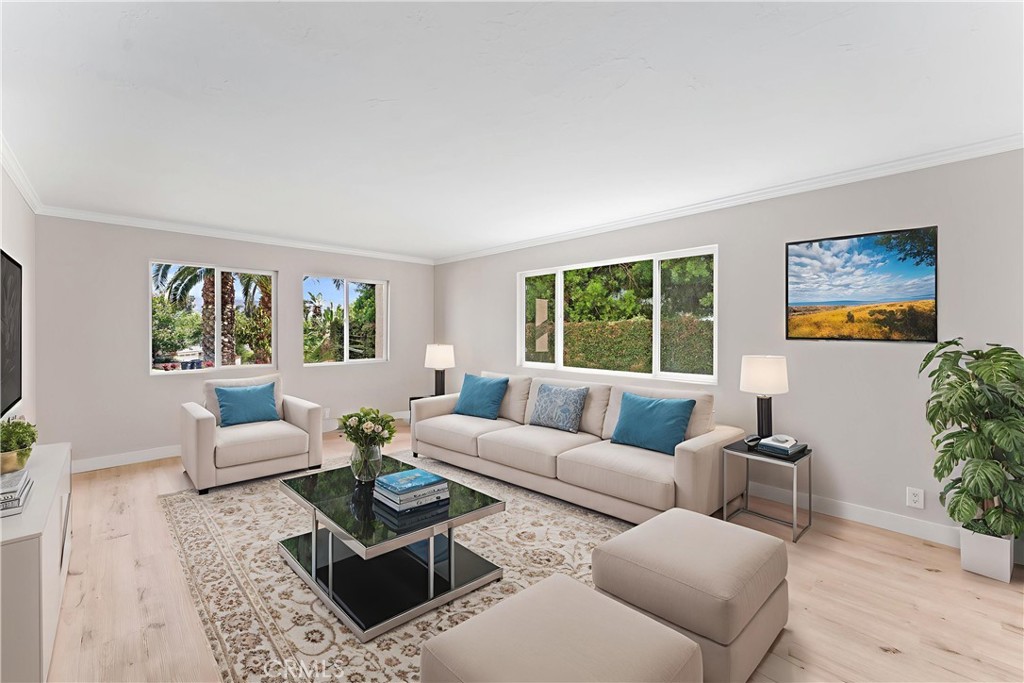 5128 E Cerritos Drive