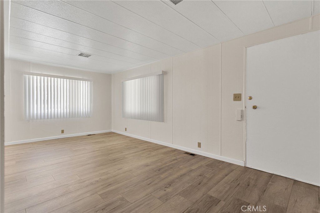 15252 Seneca Road 297