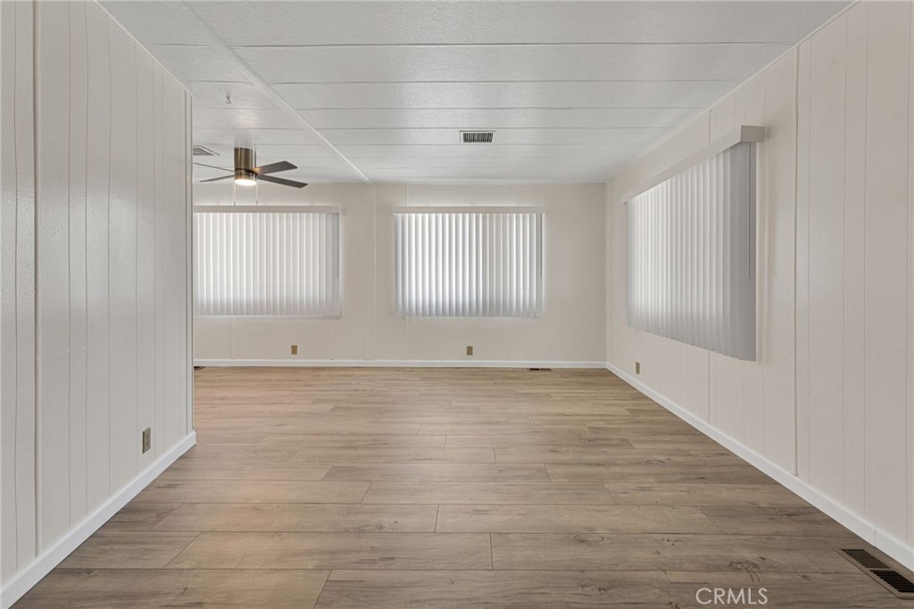 15252 Seneca Road 297