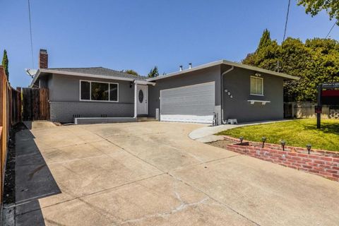 Photo of 624 Janice Avenue, Hayward, CA 94544 (MLS # ML82054136)