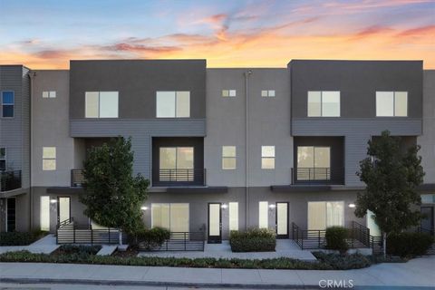 Photo of 726 Central Avenue, Upland, CA 91786 (MLS # CV25223471)