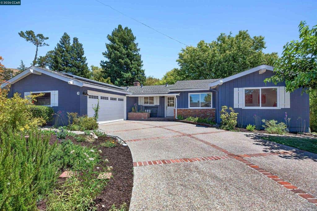 Photo of 6 Pimentel Ct Ct, Moraga, CA 94556 (MLS # 41141470)