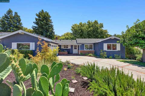Photo of 6 Pimentel Ct Ct, Moraga, CA 94556 (MLS # 41141470)