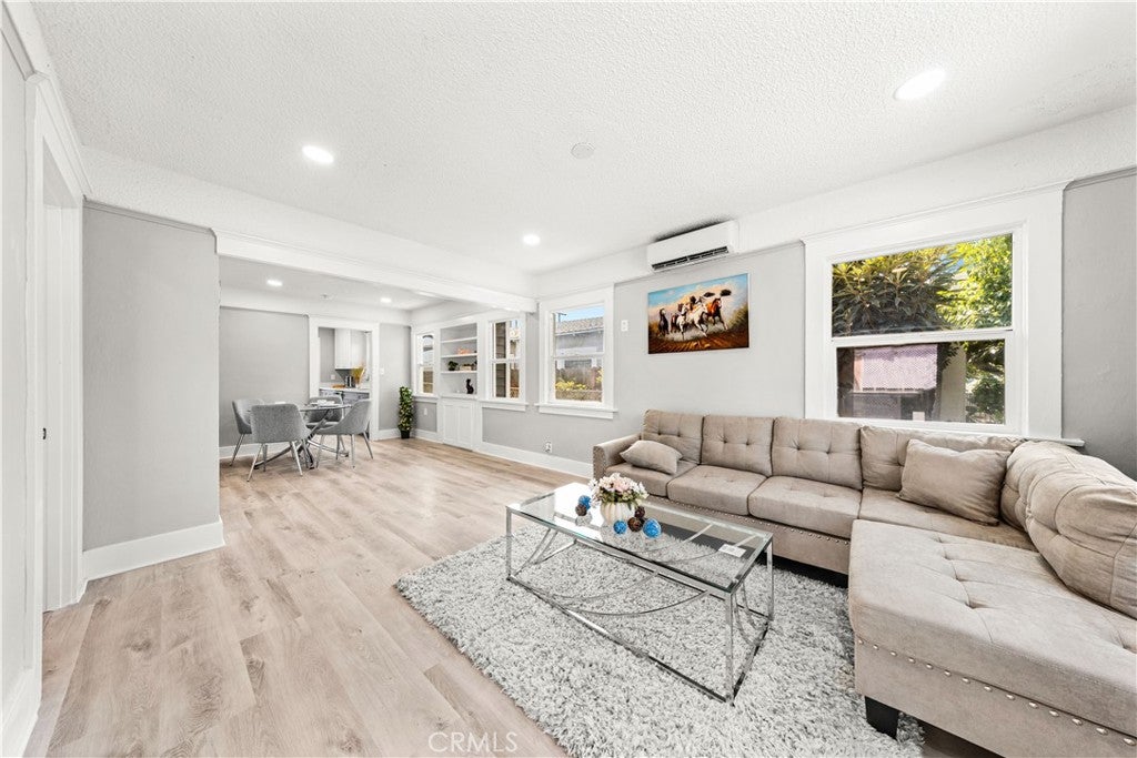 304 N MONTEREY