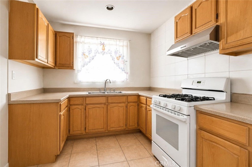 13319 Judd Street, Pacoima CA 91331
