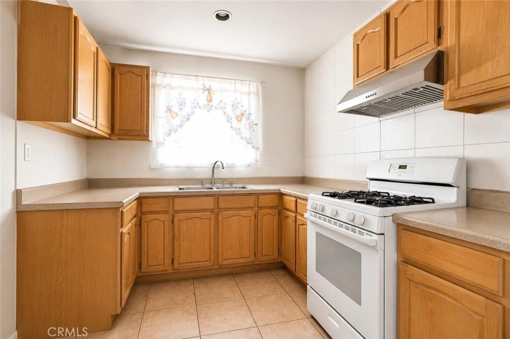 13319 Judd Street, Pacoima CA 91331