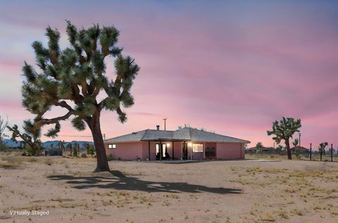 Photo of 1824 Balsa Avenue, Yucca Valley, CA 92284 (MLS # 219148814DA)