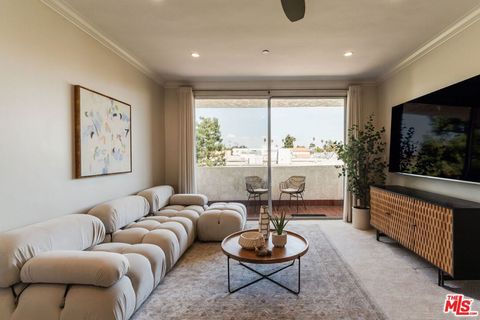 Photo of 125 Montana Avenue #404, Santa Monica, CA 90403 (MLS # 25593871)