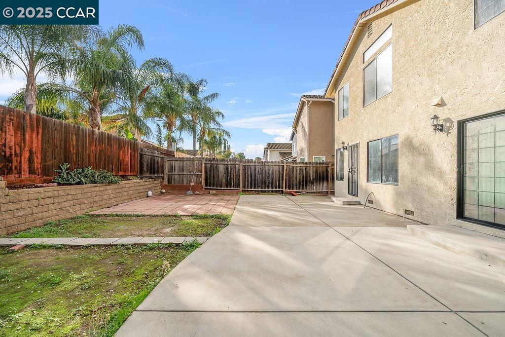 ALMOND RIDGE - Residential