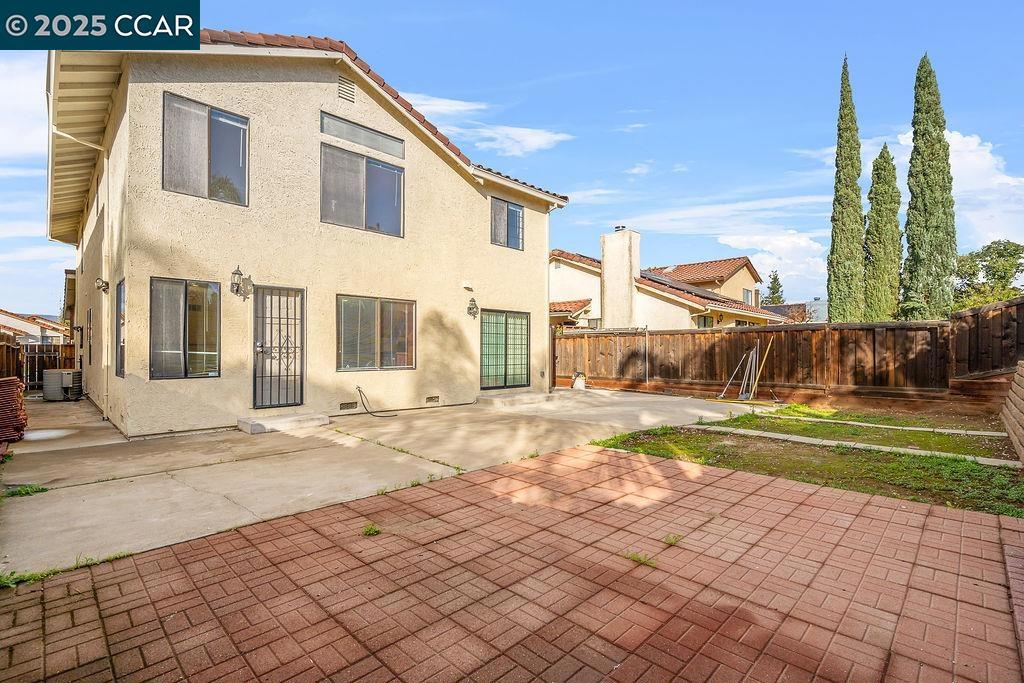 ALMOND RIDGE - Residential