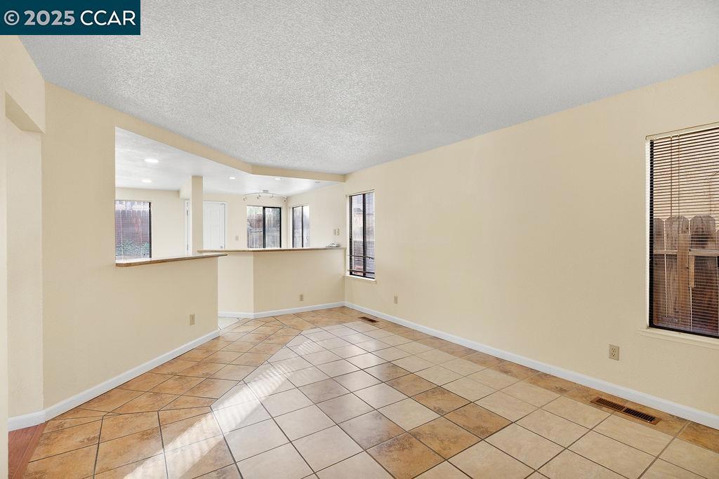 ALMOND RIDGE - Residential