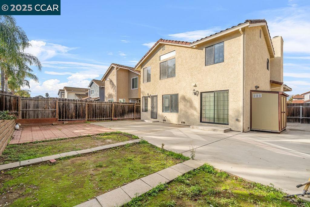 ALMOND RIDGE - Residential