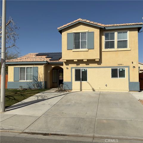 Photo of 3519 Fairfield Ave, Palmdale, CA 93550 (MLS # SR26022955)