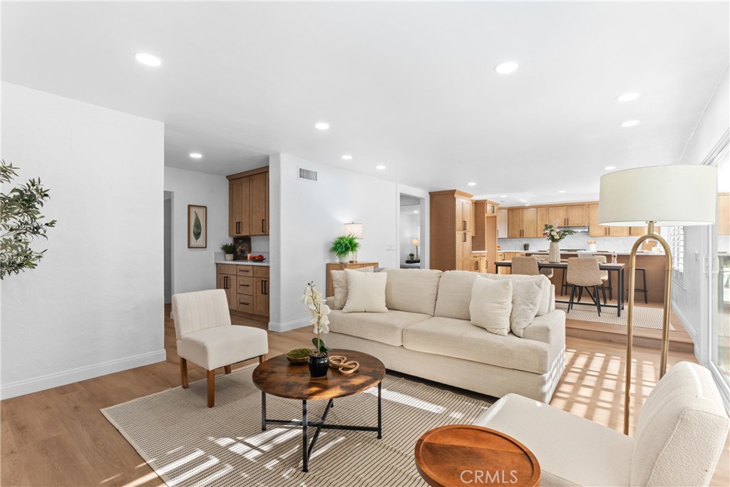 Lake Forest Keys (LK) - Residential