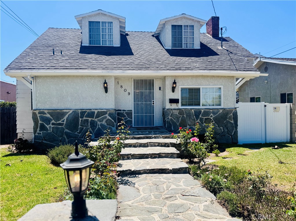 Rarely find beautiful single house in the market for the first time over 30 years+, with large lot 7622 sf, and alley at the back, perfect for add ADU.
House has 2 bedrooms and 2 bath at the first floor, with huge master bedroom, dinning room , large family room and living room, large updated kitchen granite counter top and many cabinets. There are 2 unpermitted bonus rooms up stair, around 300 sf(not include in the legal sf). Large detached garage about 600 sf, and has a storage room next to the garage. A lot of roses, fruit trees at the front yard and back yard, side yard. Property sold in "as is " conditions, no repair or credit from seller. House is located in Alhambra school district, walking distance to Elementary school and Valley Bl, very convenience to market and restaurant.