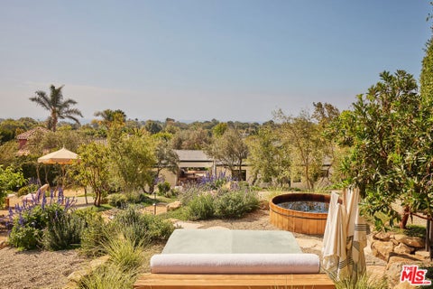 Photo of 28953 Boniface Drive, Malibu, CA 90265 (MLS # 26104549)