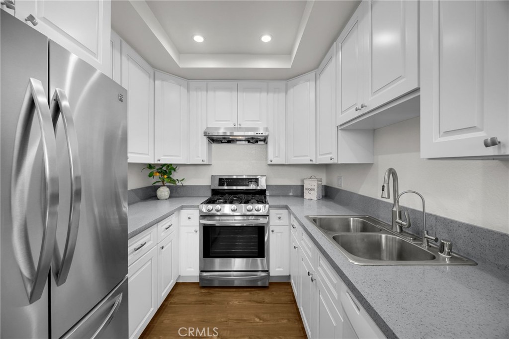 580 N Brea Boulevard 39