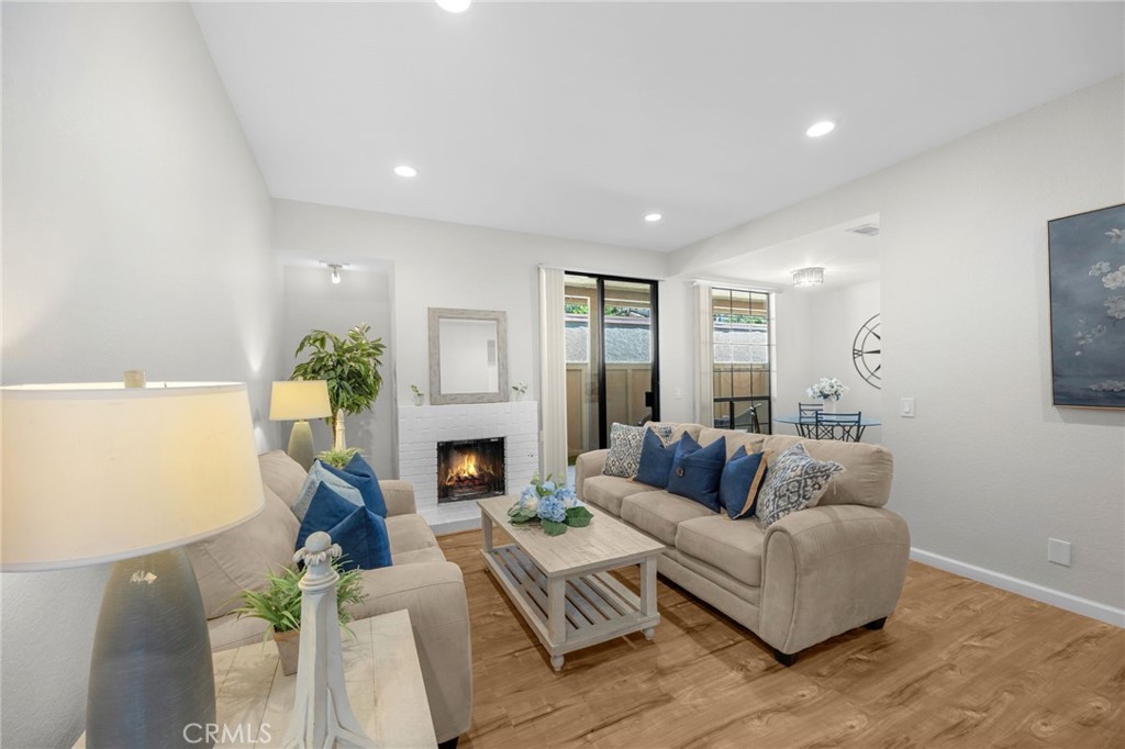 580 N Brea Boulevard 39