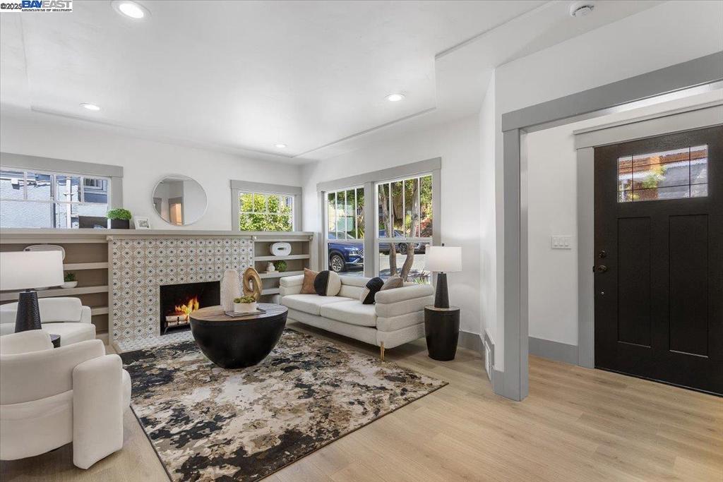 689 Santa Ray Ave