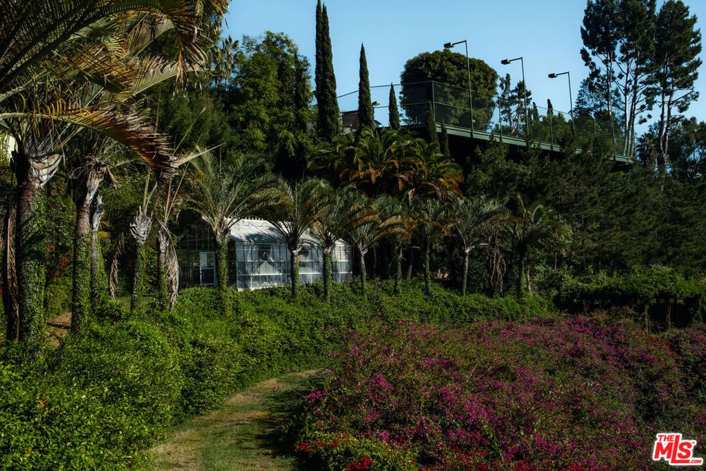 Photo of 1037 Bel Air Court, Los Angeles, CA 90077 (MLS # 25585213)