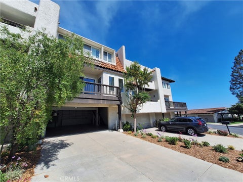 Photo of 51 Aspen Way, Rolling Hills Estates, CA 90274 (MLS # SB26134742)