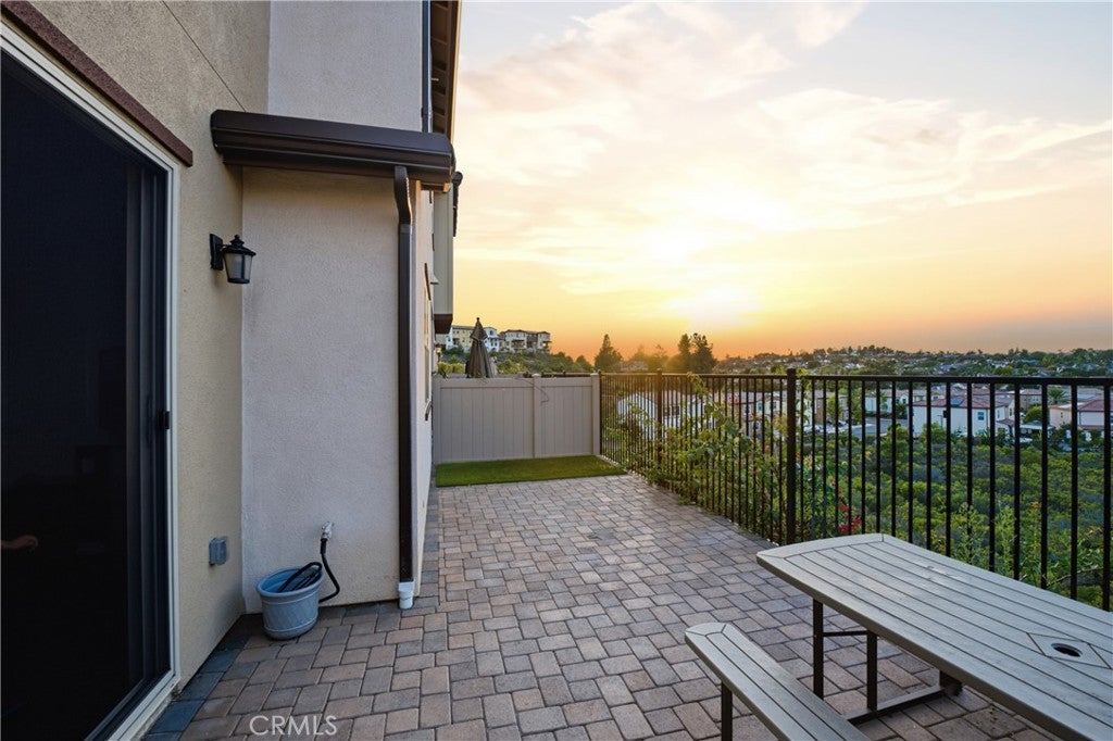 1724 Valley Oak Way