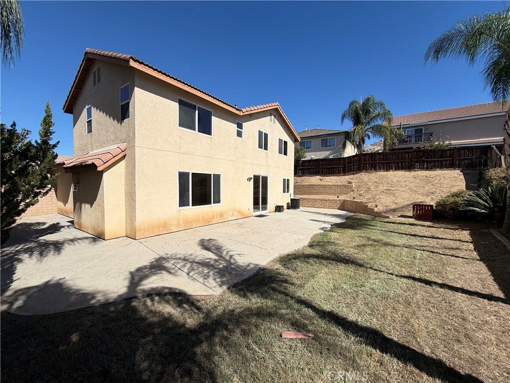 25975 Avenida Classica