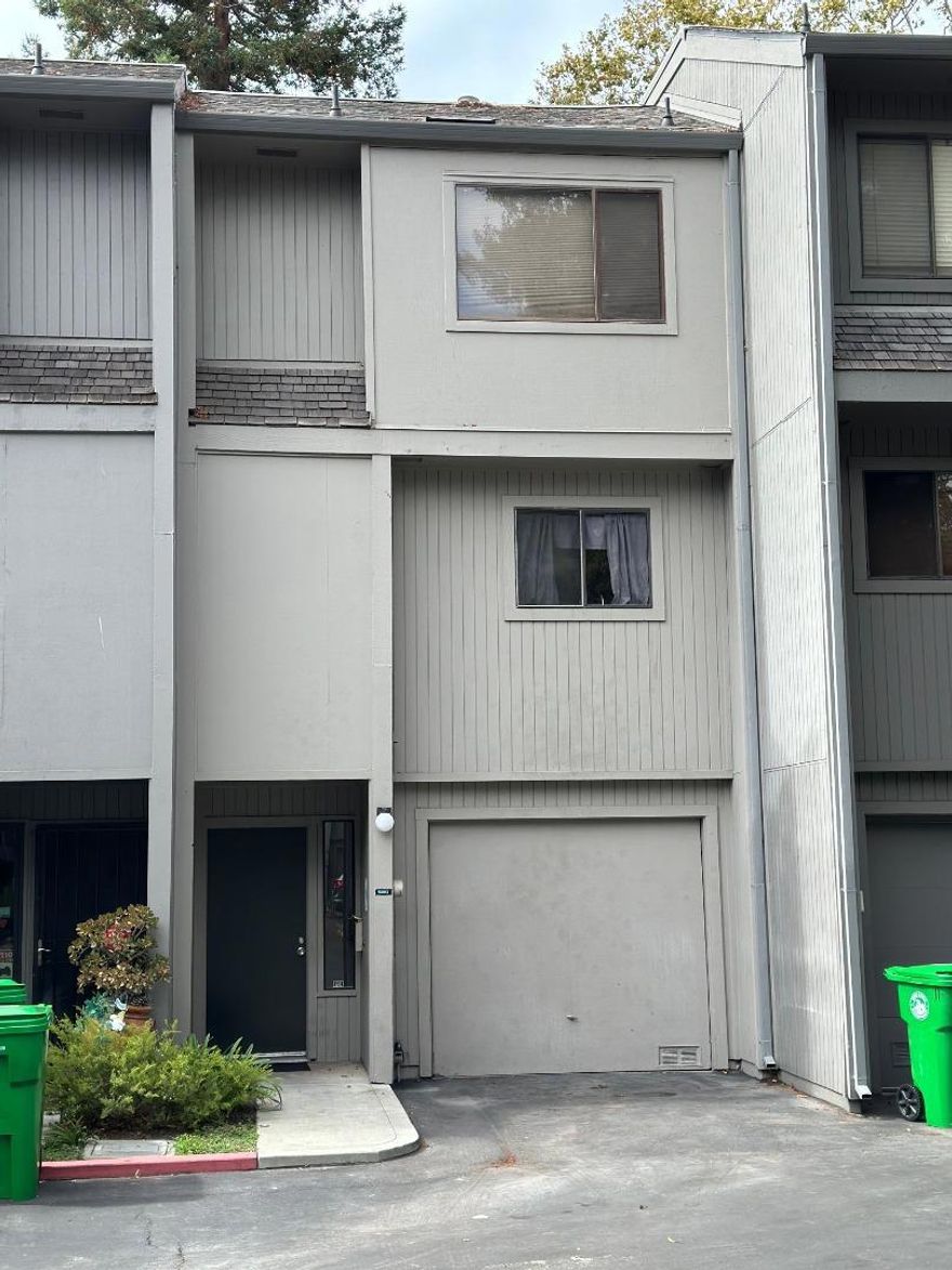 Freshly painted, new floor, new countertop, new range, new dishwasher, new microwave oven, new curtain, new blinder. Move-in condition. SHOWS GREAT. 2 master suites. Each with private separate bathroom. Fireplace in living room. Inside laundry room. Close to Kennedy Park, shopping and freeway access.
