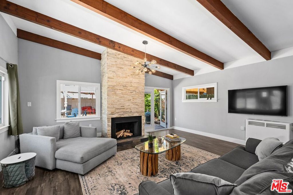 1627 W 38th Street