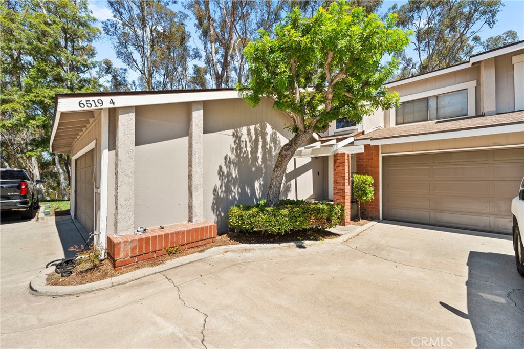 6519 E Camino Vista 4