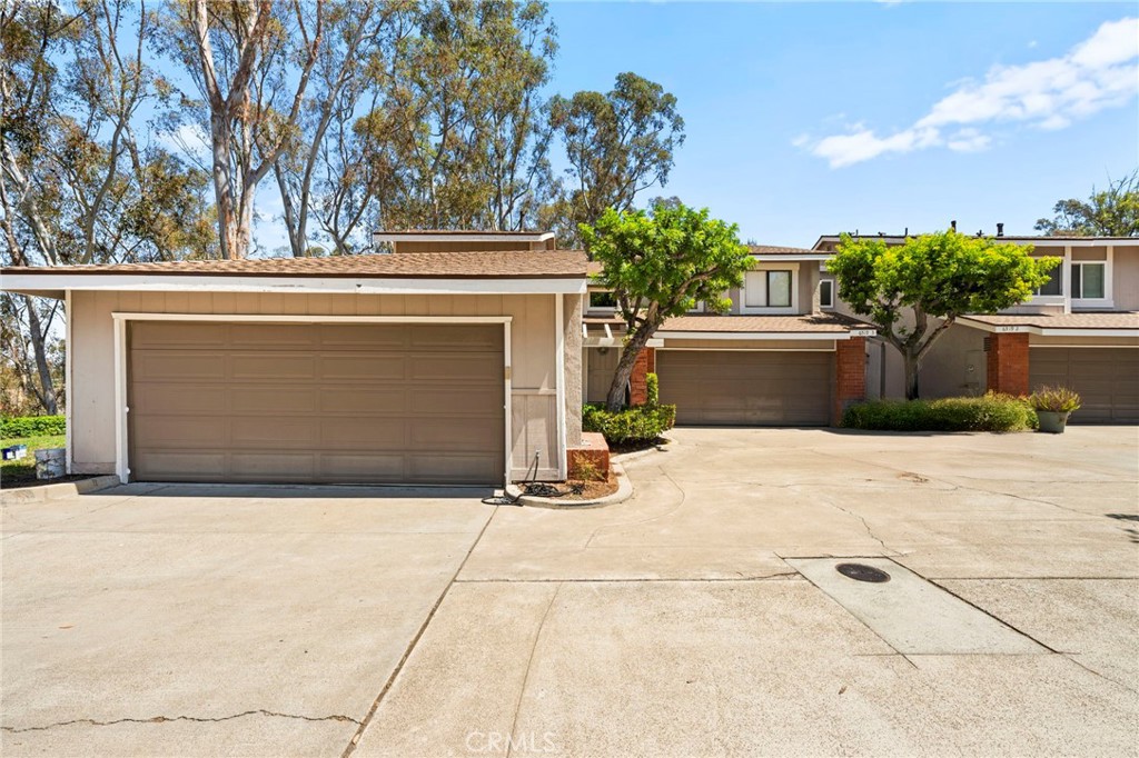 6519 E Camino Vista 4