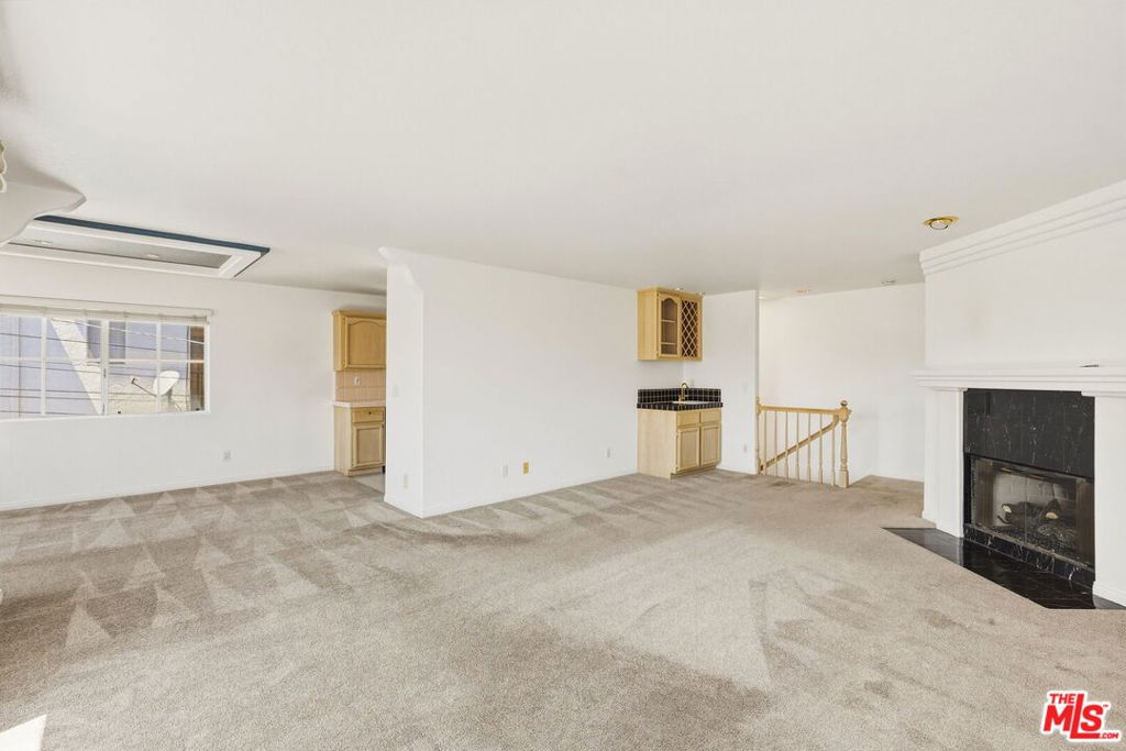 1252 W 22nd Street 1
