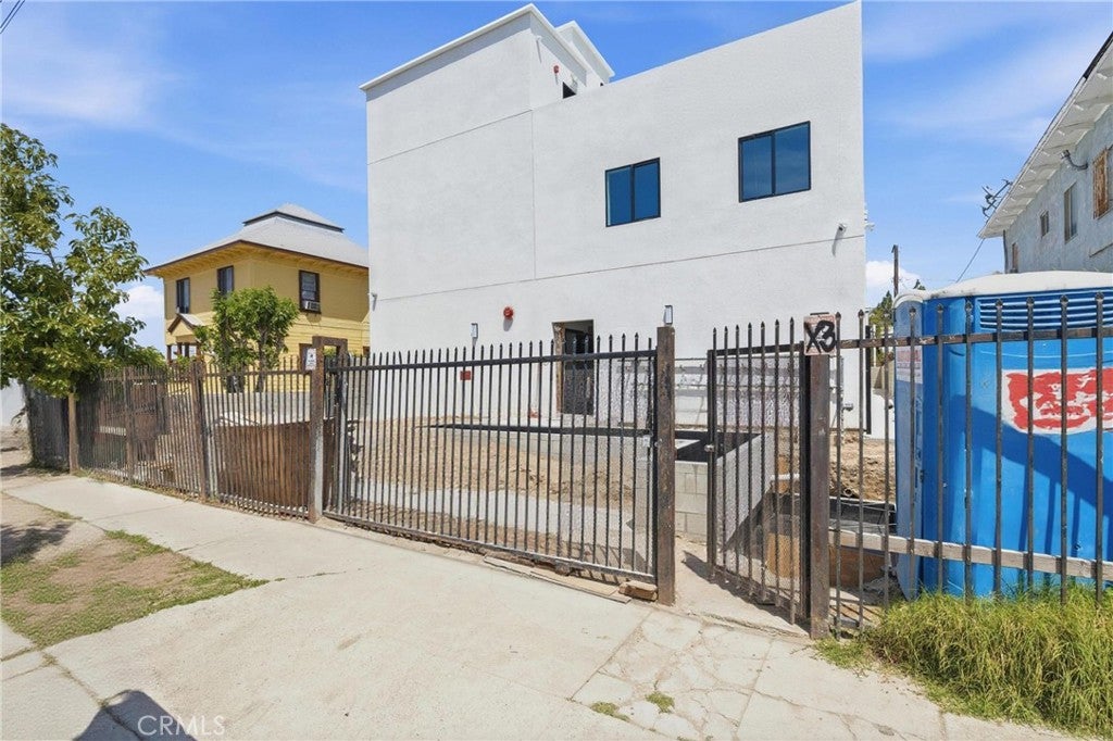 1009 E 29th Street