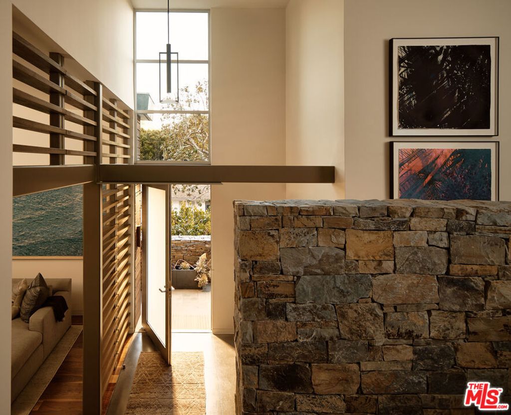 Photo of 717 Greentree Road, Pacific Palisades, CA 90272 (MLS # 24381517)