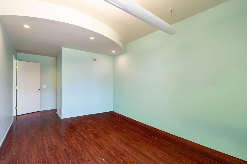 189 Civic Drive 5