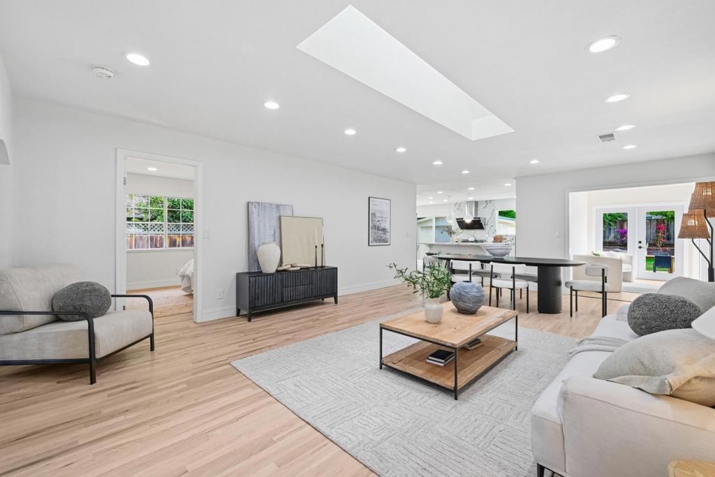 1223 Rose Avenue
