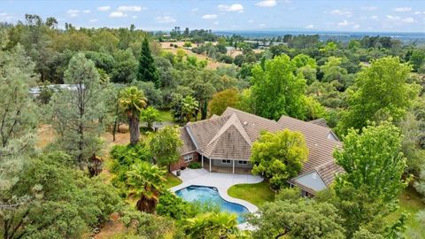 Photo of 88 Almond Avenue, Oroville, CA 95966 (MLS # OR26116163)