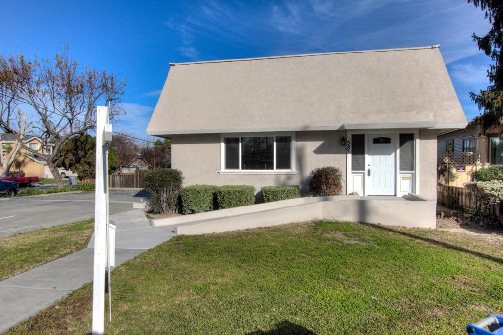 Sharp professional building with many uses. High traffic visability close to downtown Willow Glen, Bird Ave and HWY87. Many "TI's" done with new windows, paint in/out, bathroom fixtures, doors. Inside with reception lobby, seperate receptionist room with ample room for storage. Three other seperate office rooms, two bathrooms. On outside some new stucco, resufaced ramp to front door, five on site parking spots, mature landscaping. Great for CPA, property management, contractor, etc.