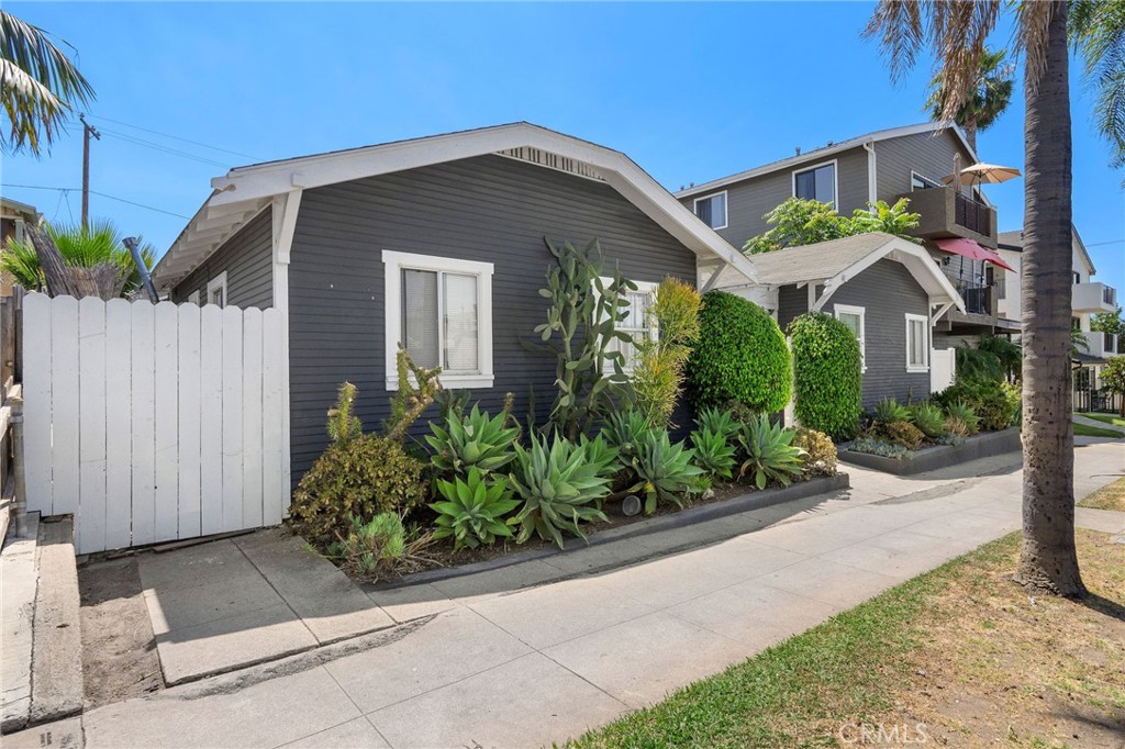 We are proud to present 1424 Coronado Avenue, a charming bungalow-style investment opportunity located in the heart of Long Beach. This property features single-story living across all units, each offering a desirable 1-bedroom, 1-bath layout. All units are in very good condition, providing investors with low maintenance and strong tenant appeal. The property includes four garage spaces that were built within the last five years, adding value and functionality. With a current 5.91% CAP rate and the potential to reach a 7.69% market CAP, along with an 11.43 GRM and market potential of 9.26, this asset offers both immediate stability and future upside.