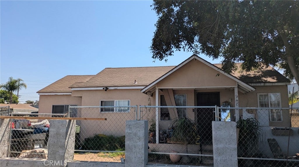 946 S Ash AVE