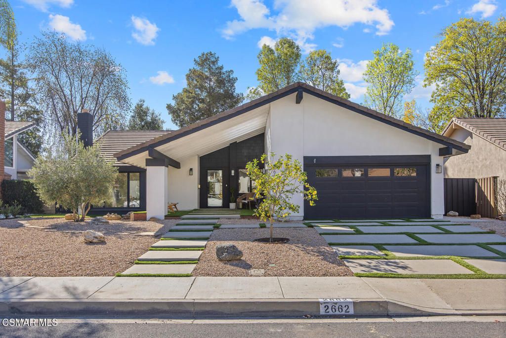 Photo of 2662 Great Smokey Court, Thousand Oaks, CA 91362 (MLS # 226000239)