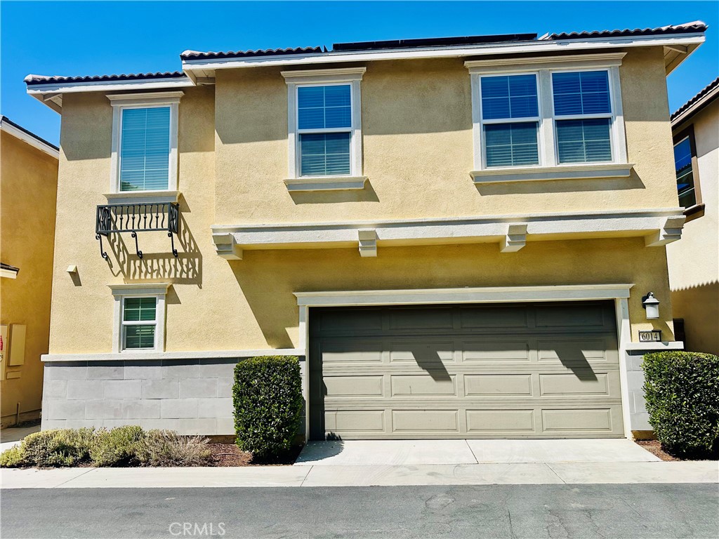 This beautiful 3-bedroom, 2.5-bathroom smart home, built in 2018, in a highly desirable and family-friendly Eastvale community. Recently updated with brand new carpet, this home is designed for both comfort and convenience.
Step inside to an open-concept living area filled with natural light—perfect for relaxing or entertaining. The modern kitchen features stainless steel appliances, sleek quartz countertops, ample cabinetry, and a spacious island at the heart of the home. Upstairs, the primary suite offers a walk-in closet and a private en-suite bathroom with dual vanities and a soaking tub. Two additional bedrooms provide plenty of space for family, guests, or a home office.
This energy-efficient smart home includes a smart thermostat and home automation features. The home also comes with solar panels. The landlord covers the solar costs, allowing tenants to save significantly on electricity bills.
Located in a well-maintained community with parks, swimming pool, walking trails, and top-rated schools nearby, plus easy access to shopping and dining, this home combines modern living with everyday convenience.
Don’t miss the chance to make this stunning Eastvale home yours. Please verify all info.