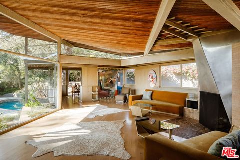 Photo of 11600 Amanda Drive, Studio City, CA 91604 (MLS # 25618125)