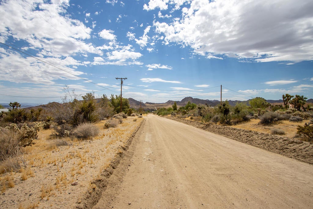 207 Onaga Trail