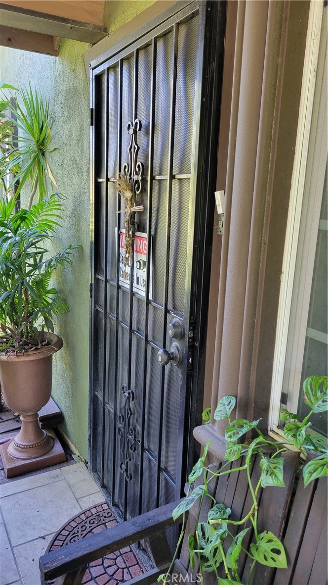8600 S Gate