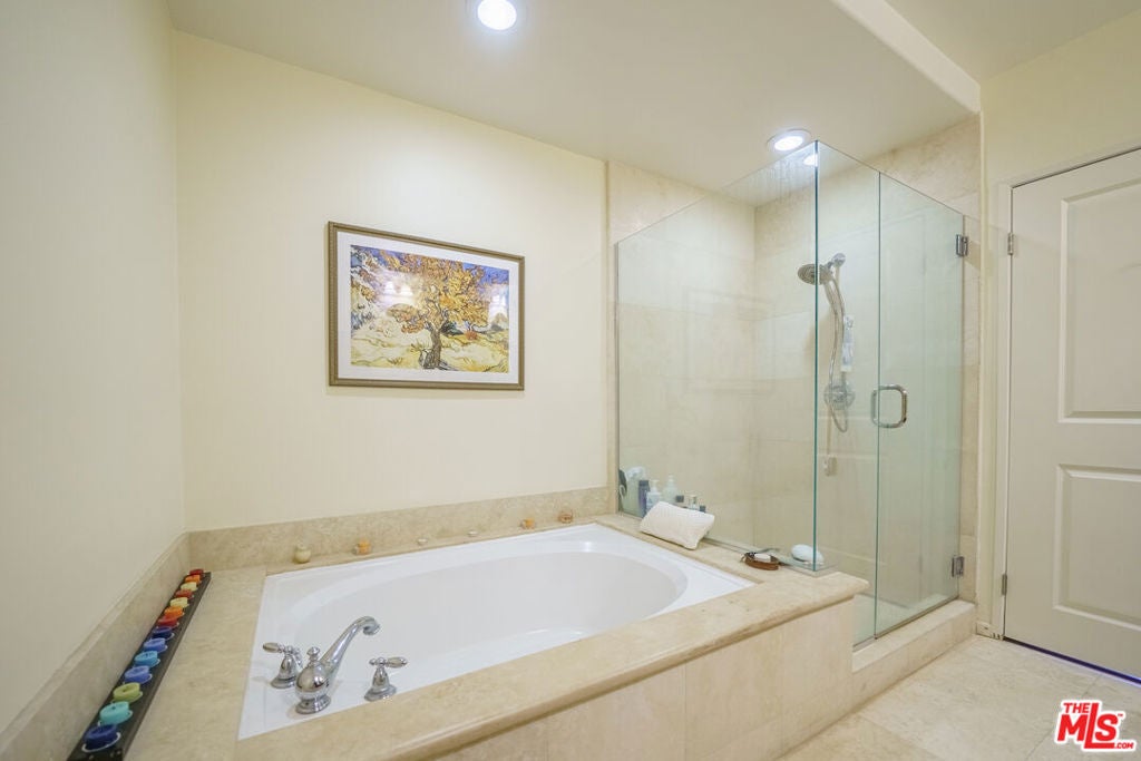 4568 W 1ST Street 308, Los Angeles CA 90004