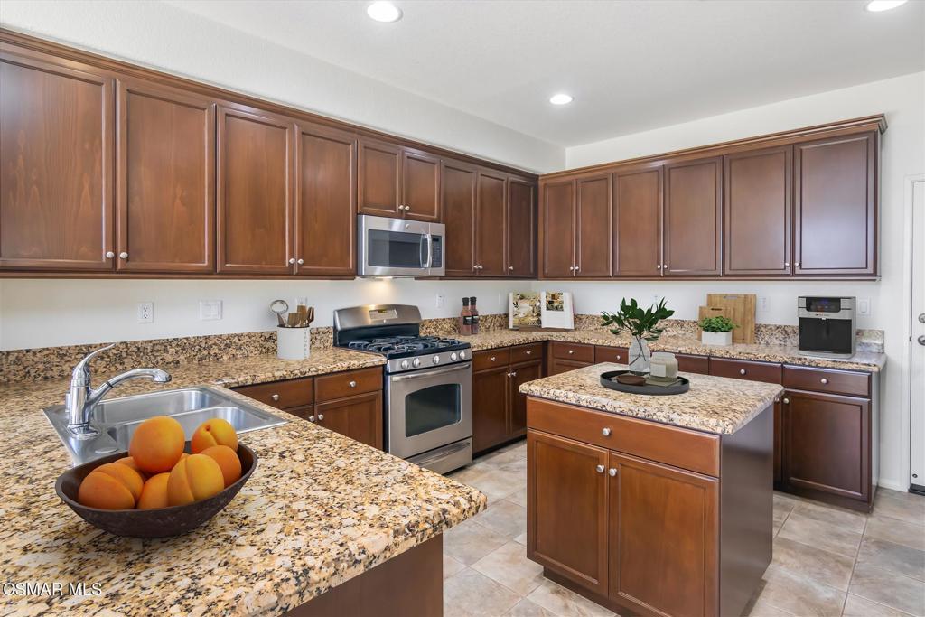 6830 Simmons Way