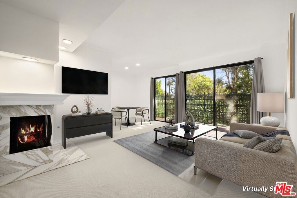 Photo of 502 San Vicente Boulevard #105, Santa Monica, CA 90402 (MLS # 26649897)