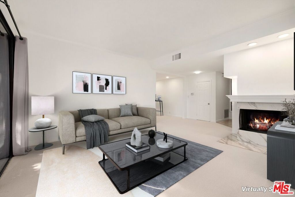 Photo of 502 San Vicente Boulevard #105, Santa Monica, CA 90402 (MLS # 26649897)
