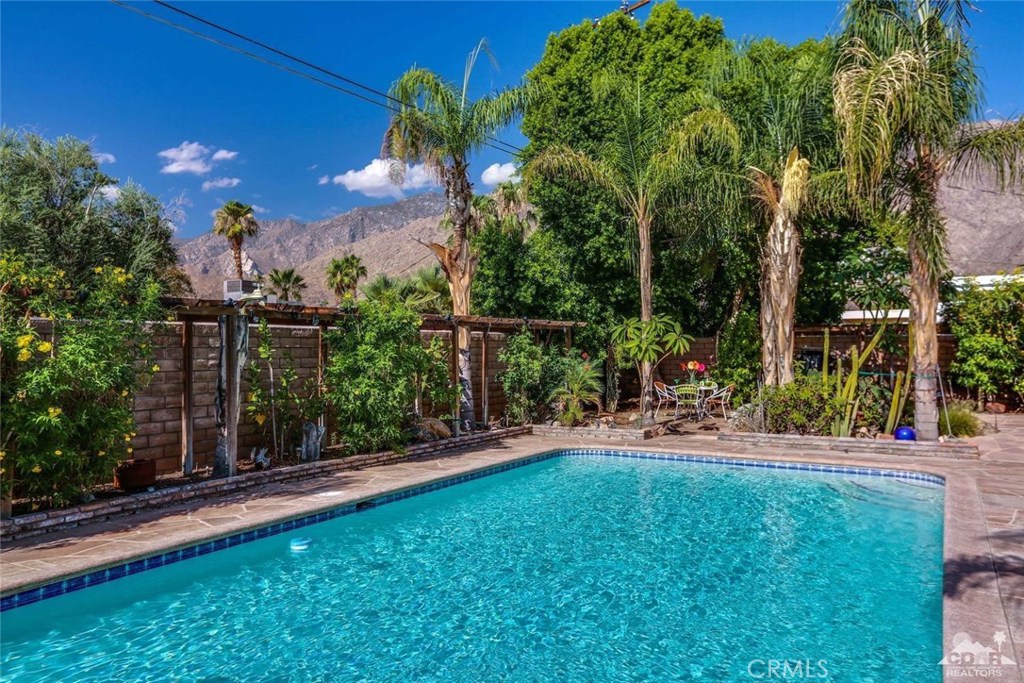 Tahquitz River Estat - Residential